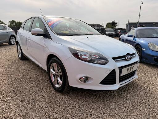 2012 FORD FOCUS ZETEC 105 PRICE 4,495 YEAR 2012 62 REG MILEAGE 80,000 ENGINE 1.6... photo